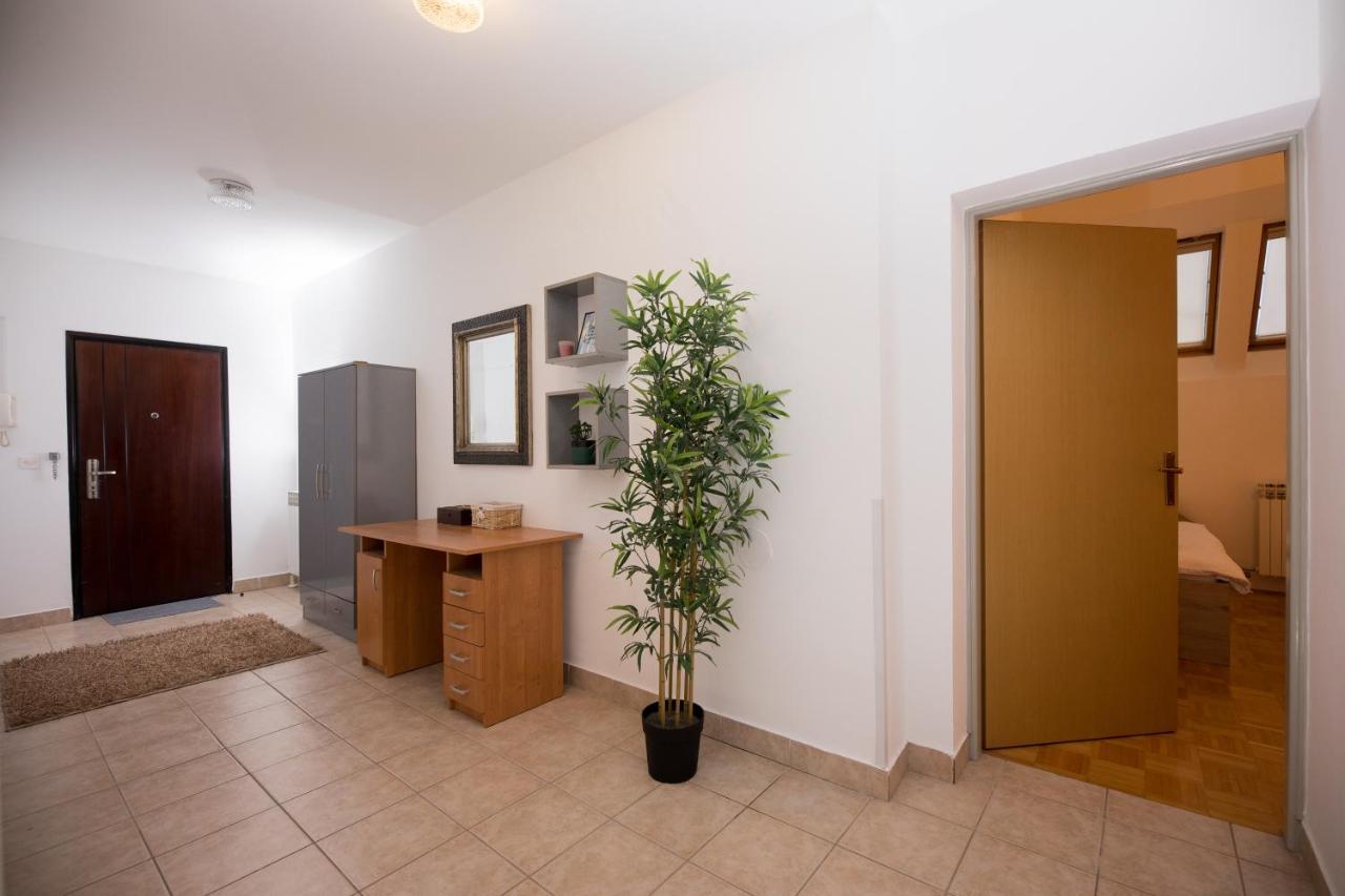 Apartman Ana Apartment Osijek Exterior foto